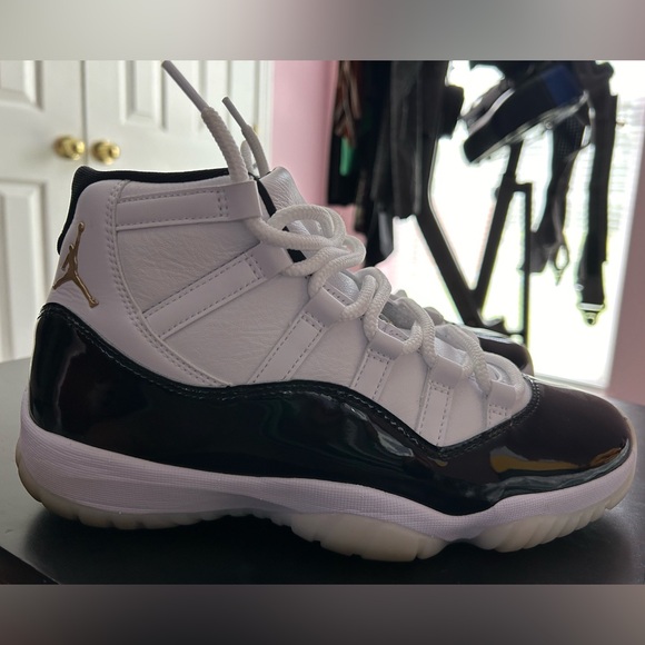 Jordan 11 Gratitude - Picture 2 of 14